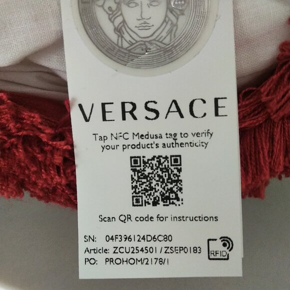 Neiman's Authentic Versace NIB's Set of 2 Versace Pillows Ret. $1398 + tx - Picture 5 of 13